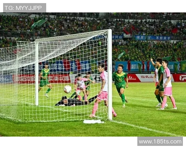 变脸特效足球明星视频带你领略球场魅力与精彩瞬间的完美结合 变脸特效足球明星视频带你领略球场魅力与精彩瞬间的完美结合