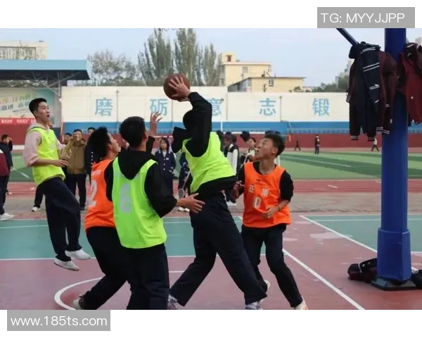 武汉篮球队的拼搏之路:城市联赛中的荣耀与挑战 武汉篮球队的拼搏之路:城市联赛中的荣耀与挑战