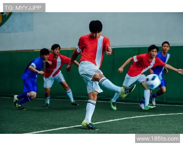 足球明星脚后跟技巧训练提升球技的秘密与方法分享